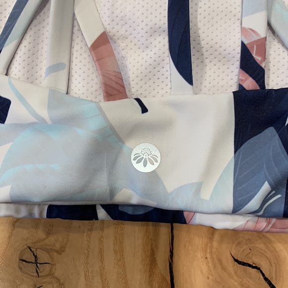 Senitas Athletics lotus yoga bra - Picture 3 of 3